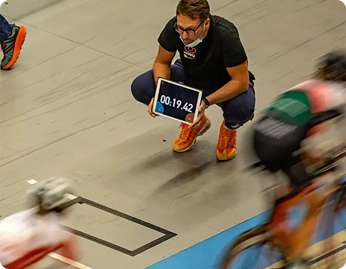 Coach inform athletes with CoachWATCH in bigscreen mode